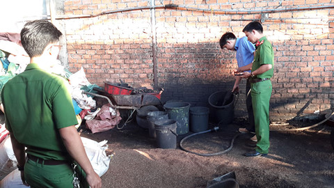 Nhuộm đen cà phê bằng... pin Phan Bá Phan Bá Đánh giá tác giả Nhuộm đen cà phê bằng... pin Phan Bá Phan Bá Đánh giá tác giả